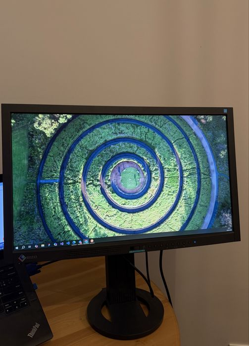 Monitor Eizo 23” – idealny stan!