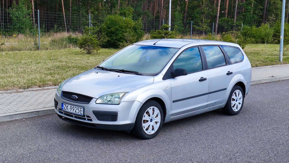 Ford Focus Kombi 1.6 – Hak, Grzane fotele, Prywatne