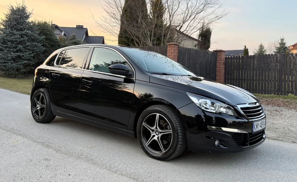 Peugeot 308 1.6 125KM benzyna. NIski przebieg. Wersja Allure. Stan bardzo dobry.