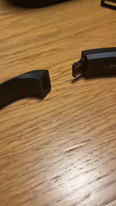 Band sportowy czarny