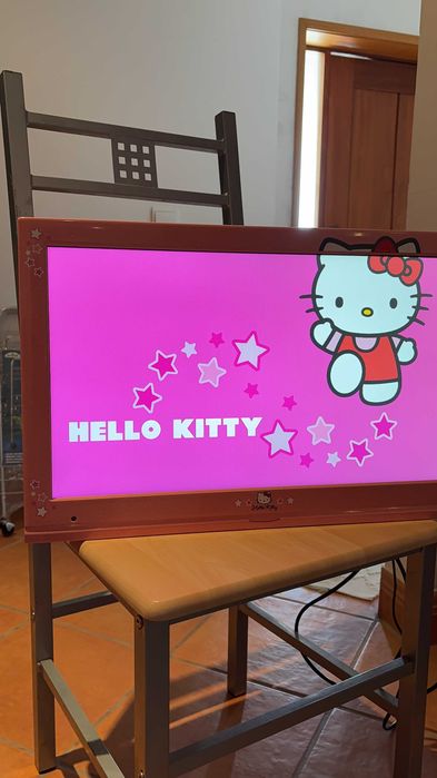 TV Hello Kitty com leitor de cd ecã de 54 cm