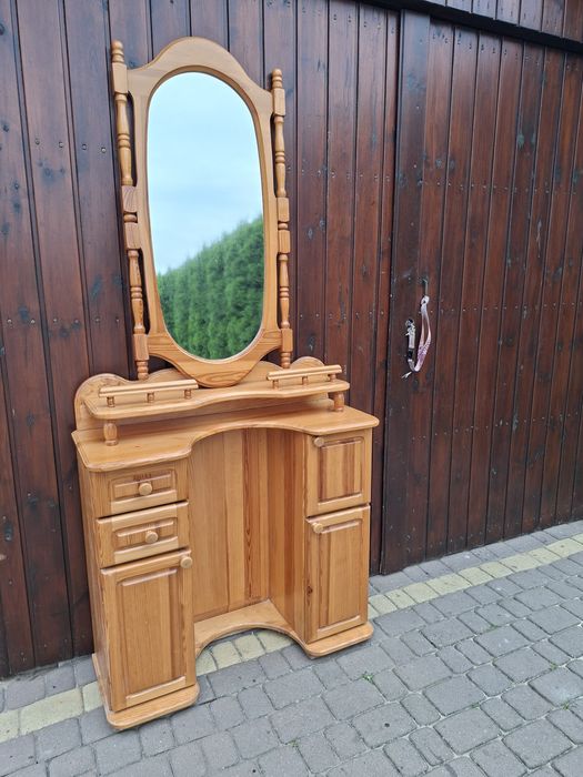 Sprzedam toaletke z drewna