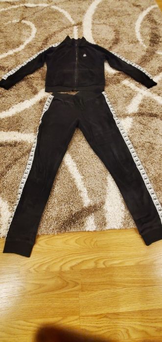 Продам велюровый костюм Benetton