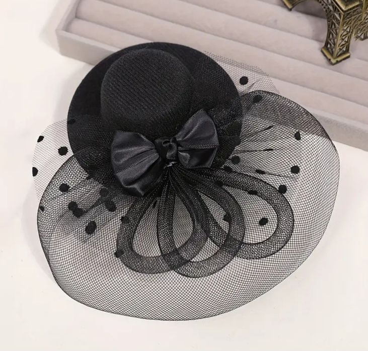 Elegancki Fascynator na spince Toczek Czarny