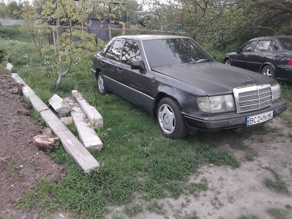 Мерседес 124 2.0 газ/бензин 1992 г.в.
