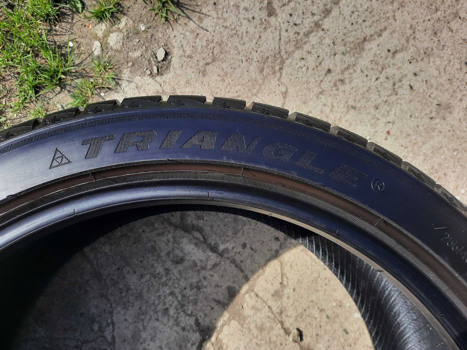 Opony zimowe klasy ekonomicznej TRIANGLE 255/40/20 ok. 6 mm 2023 r