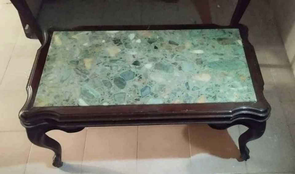 Mesinha de madeira e mármore verde