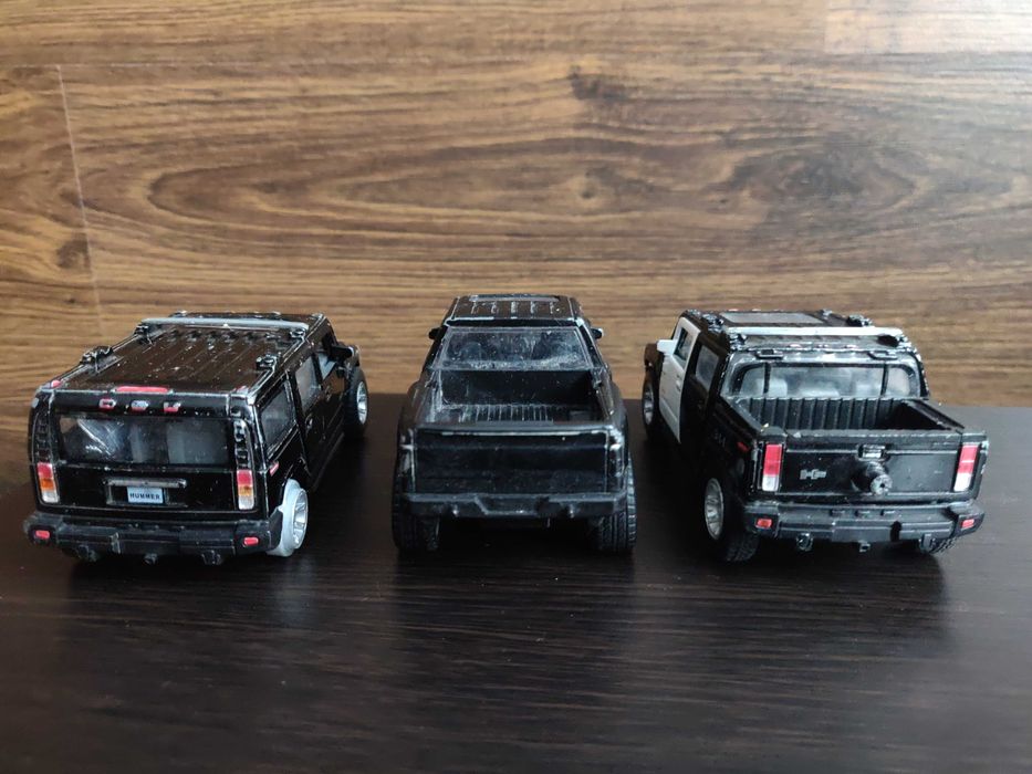 Машинки металлические Hummer H2 SUV 2005, 2008 1:40 Kinsmart черный