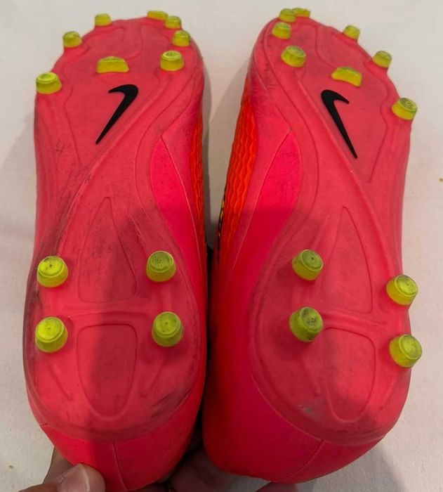 Chuteiras Nike Hypervenom Rosa/Amarelo