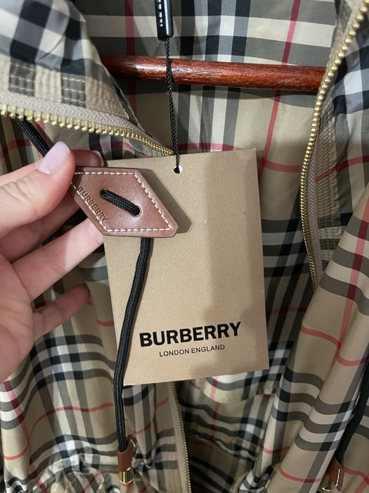Ветровка Burberry L/XL Новая с бирками и полной упаковкой