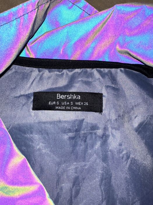 Легка куртка bershka