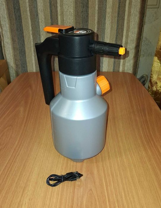 Аккумуляторный пеногенератор для мойки авто