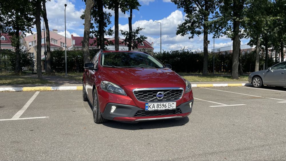 Продам Volvo V40 Cross Country