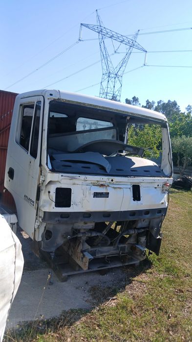 Cabine Nissan Atleon de 2000