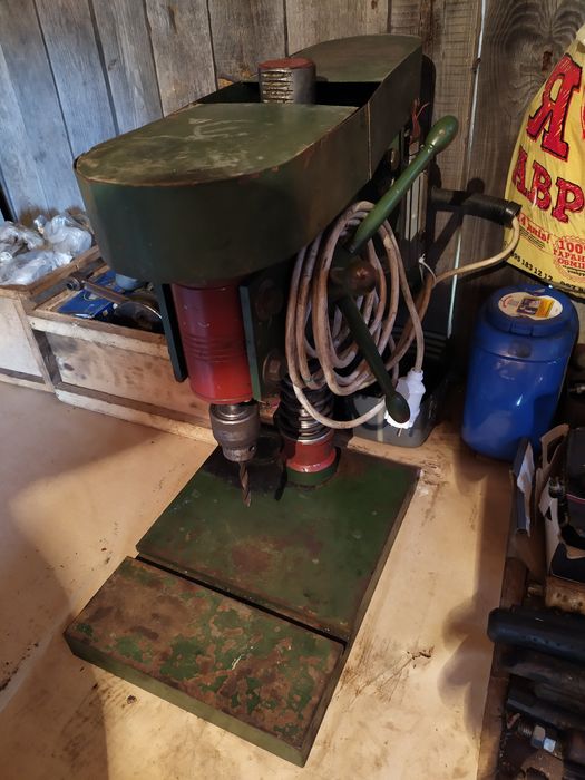 Сверлильный станок