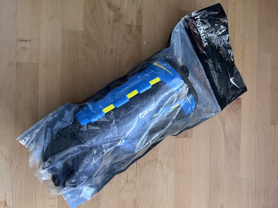Caneleiras Nike T90 Charge - Adulto (com proteção tornozelo)