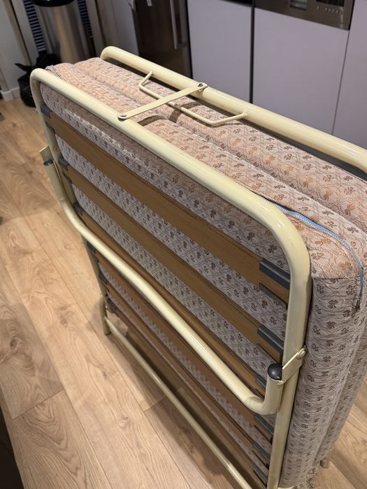 Cama divã solteiro