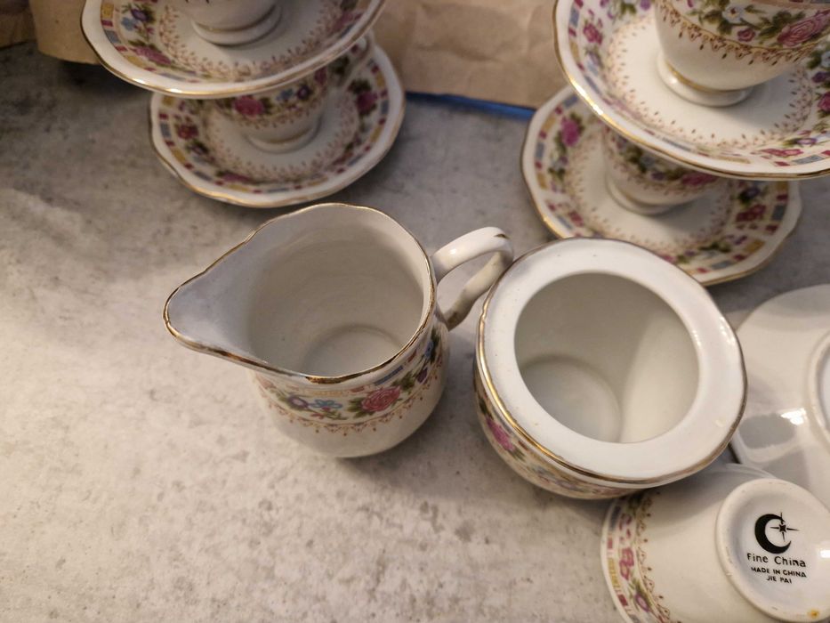 Conjunto de café em porcelana Fine china vintage