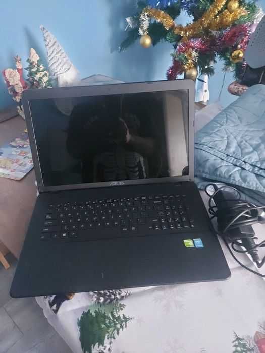 Laptop Asus F751L I7 12 GB ram zasilacz i bateria zasilacz 1 tb
