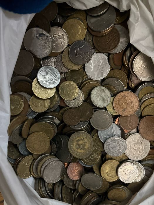 Иностранные монеты 1 кг