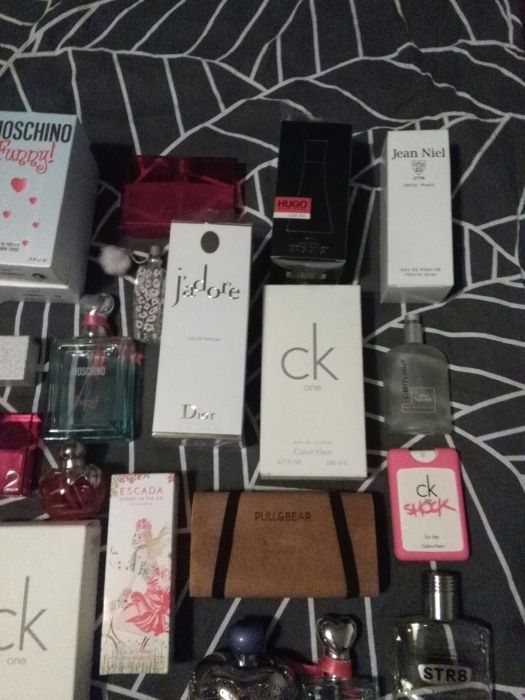 Perfumy butelki opakowania