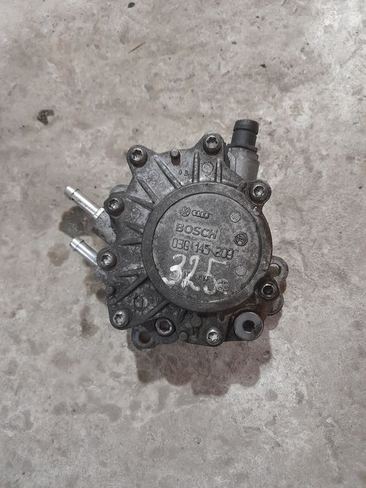 Вакуумный насос Volkswagen Passat B6 2.0 TDI