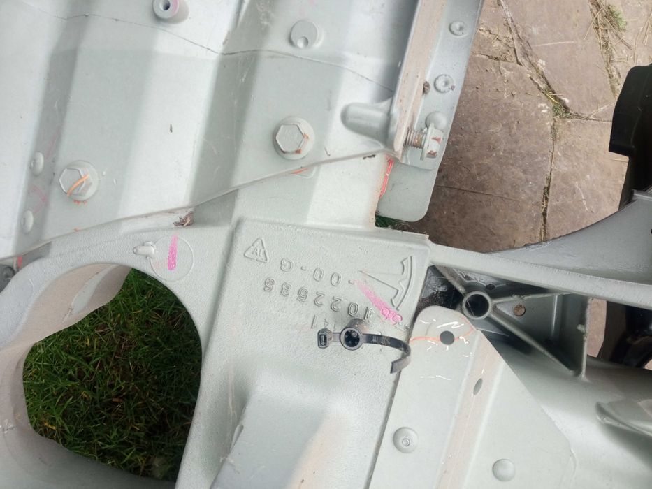 tesla s лонжерон четверть