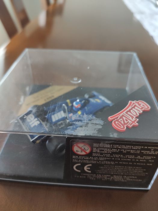Carro Colecção 1:43 QUARTZO 4027 F1 Tyrrel P34 Patrick Depailler #4 19