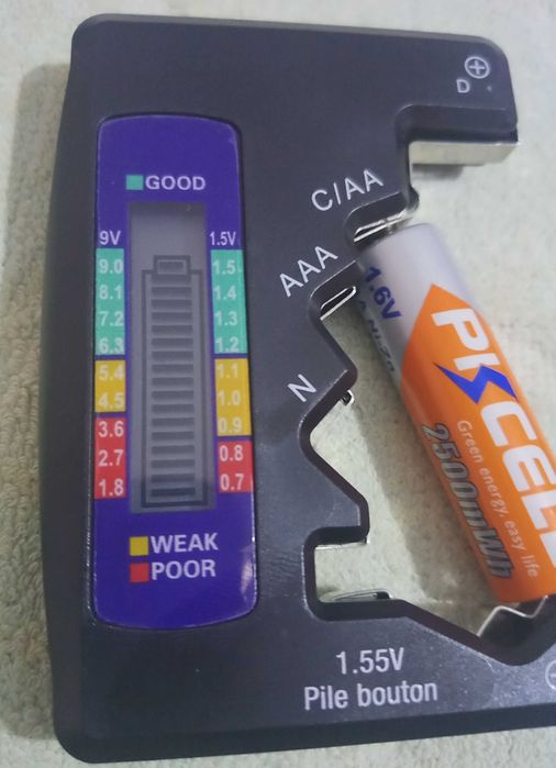 Универсальный цифровой тестер батареек/аккумуляторов LCD-BT886