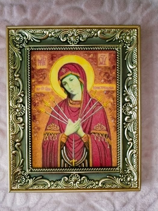 Икона Пресвятой Богородицы из янтаря