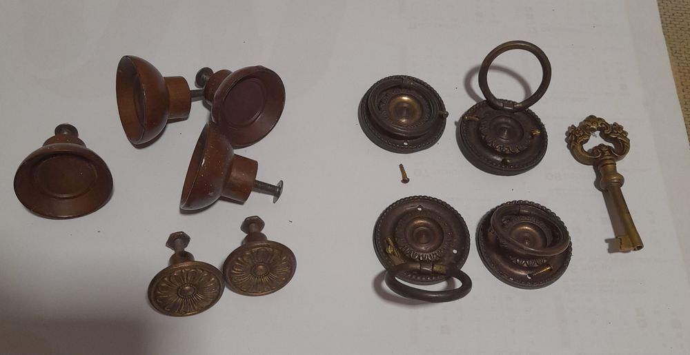 Ferragens vintage metal e madeira