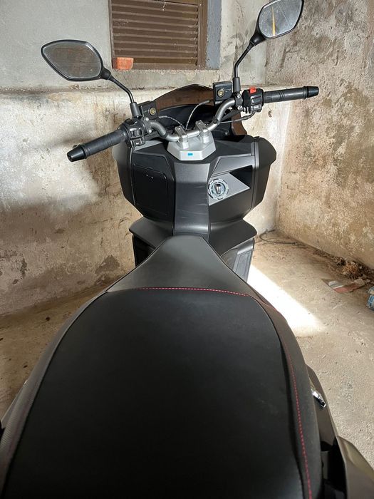 Sym Jet X 2024 c/ capacete