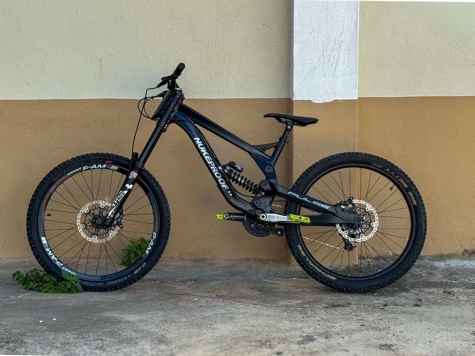 Nukeproof pulse preta
