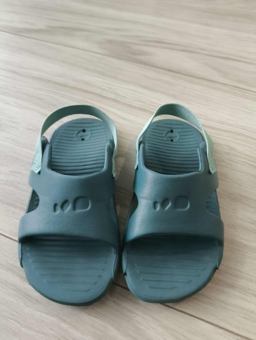 Sandały dziecięce basenowe