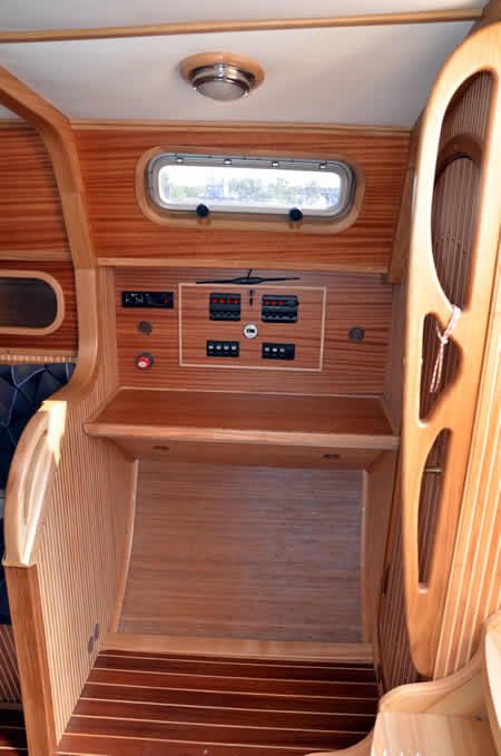 Яхта парусная продам