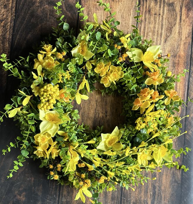 Wianek wiosenny kwiatowy całoroczny stroik na drzwi stół ścianę