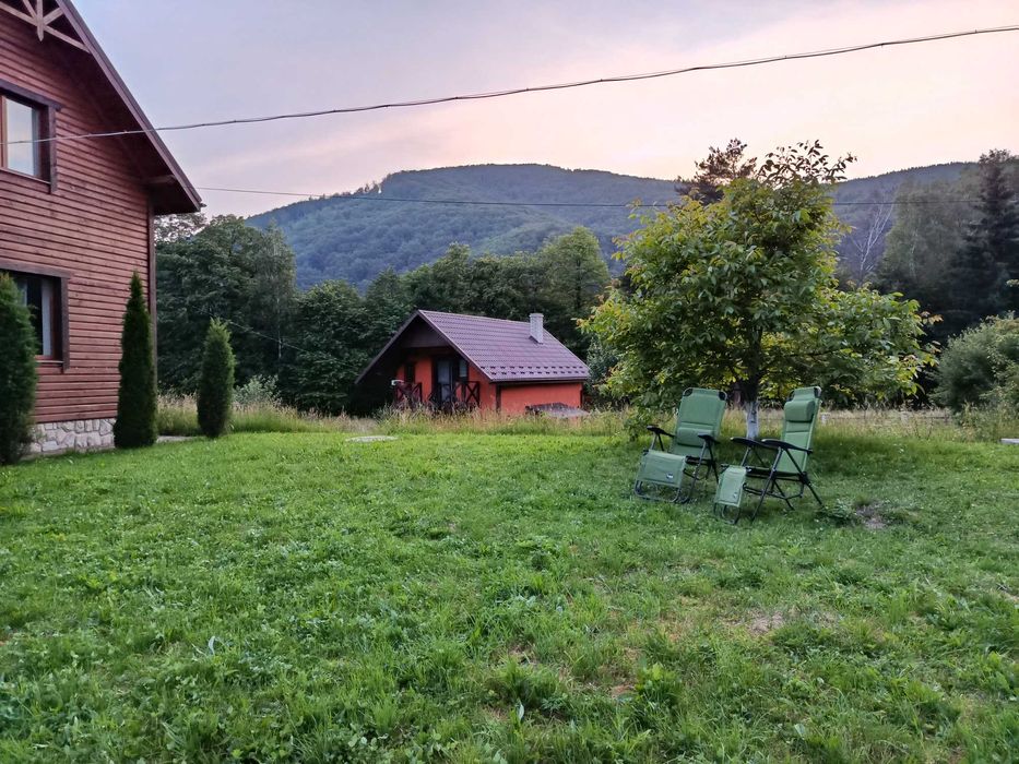 Відпочинок в Карпатах- Гостинний двір "За рікою"