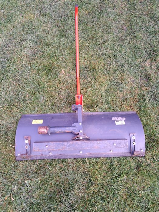 Pług do zamiatarki Hako