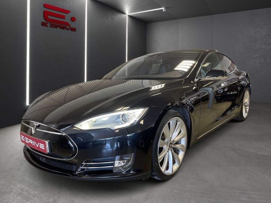 Tesla Model S 85D