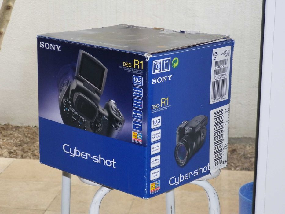 Máquina fotográfica Sony DSC-R1