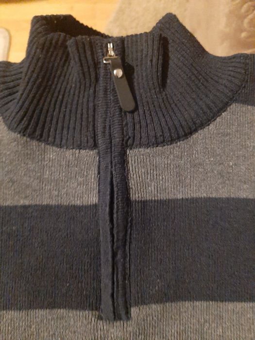 Sweter męski r.M 65 % wełna w paski