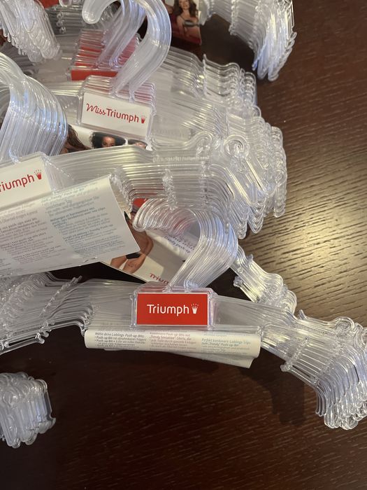 Triumph wieszaki 300 sztuk