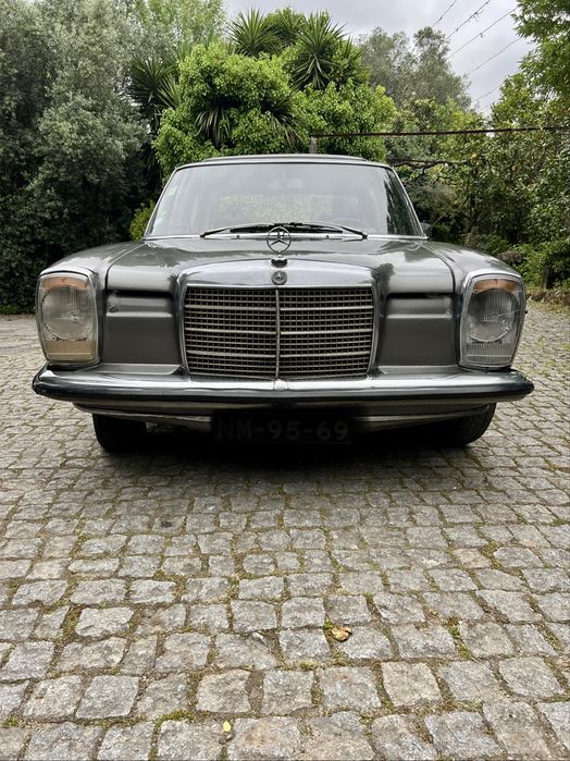 Mercedes Benz 220D (W115) - Negociável