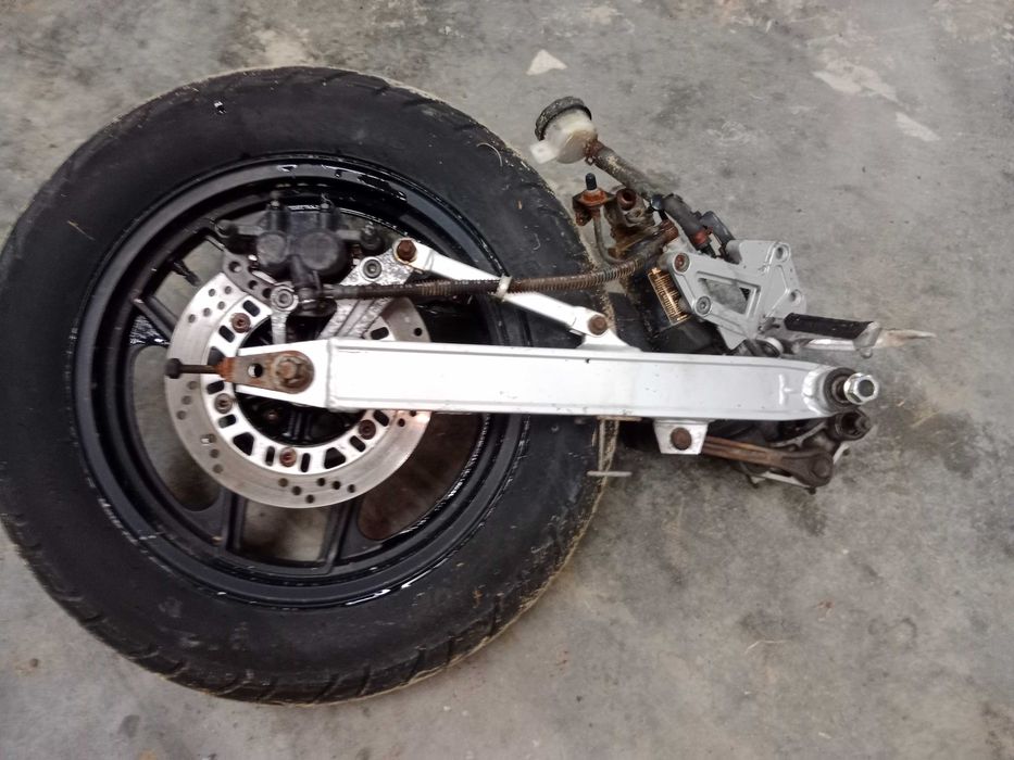 kawasaki gpx600 gpx 600 wahacz tył tylne zawieszenie koło amortyzator