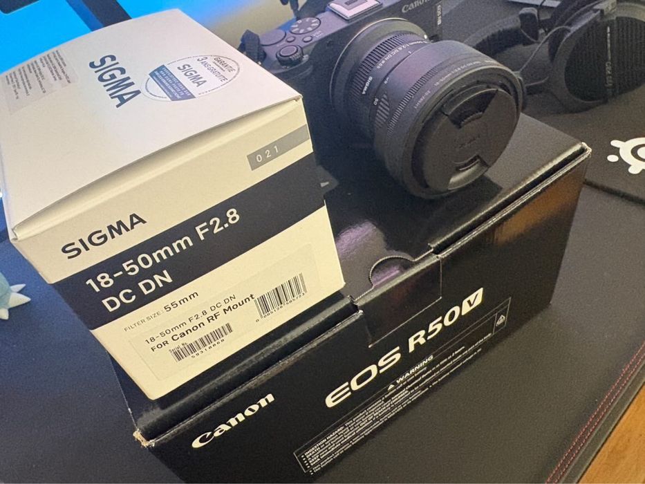 Canon EOS R50 + Lente Sigma 18-50mm f/2.8 (Estado de Nova + Garantia)