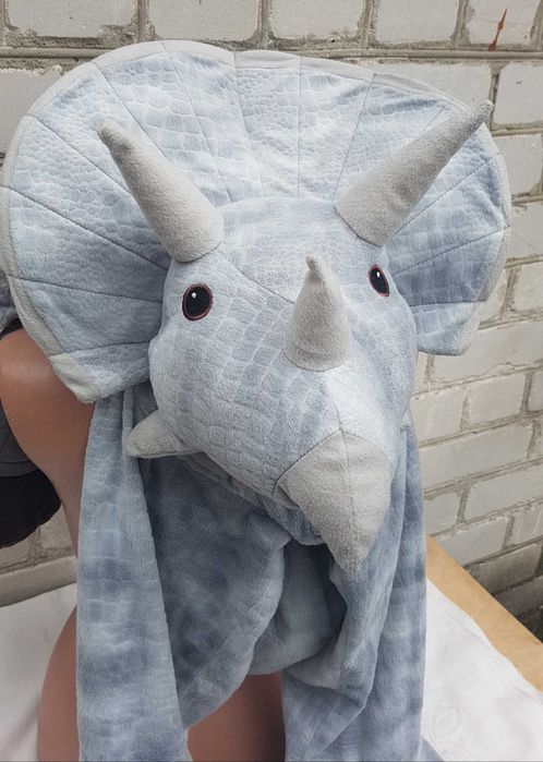 Дитячий карнавальний маскарадний костюм динозавра трицератопса