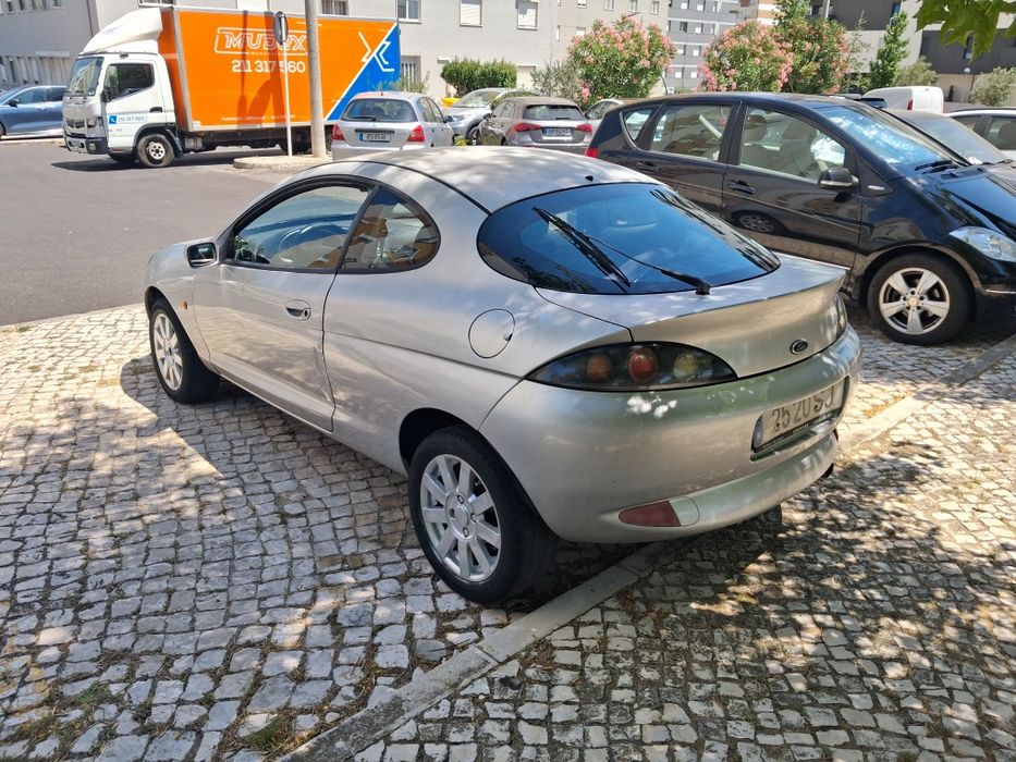 Carro impecável muito bom estado