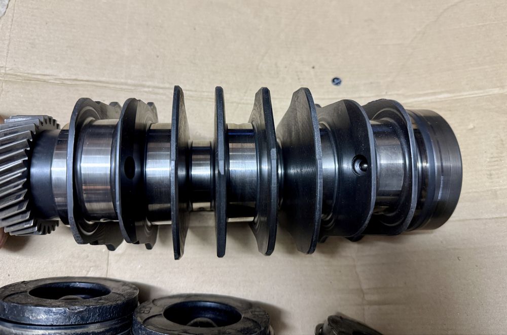 Wał korbowy Subaru 2.0 diesel EE20Z Korbowód tłok