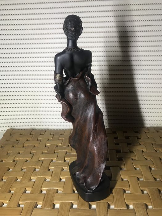 Figurka afrykanskiej wojowniczki