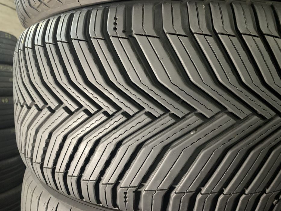 шини б/у  255/40 R20 Michelin Cross Climate 2